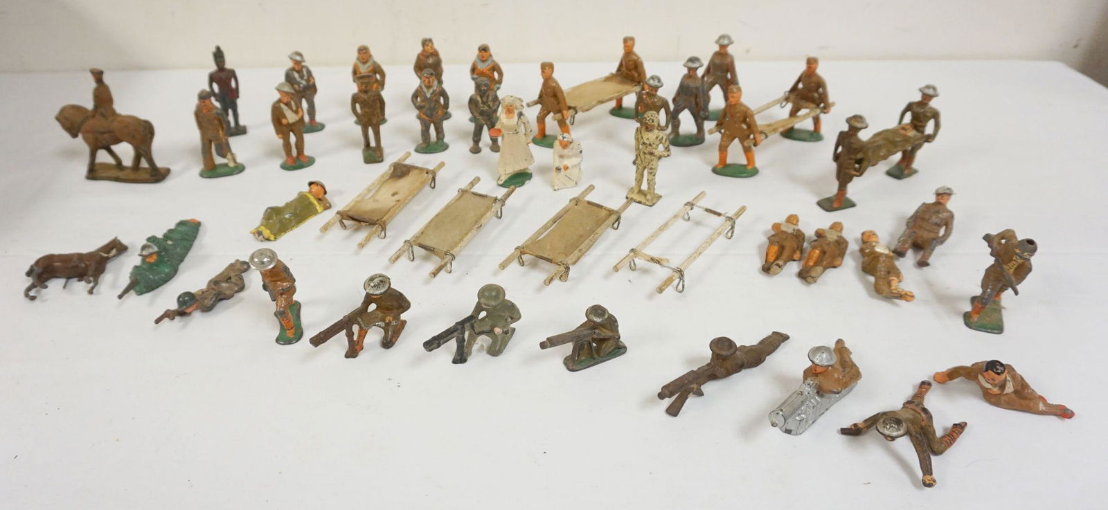 LOT OF 41 MISC ANTIQUE CAST METAL WWI SOLDIERS (1 of 9)