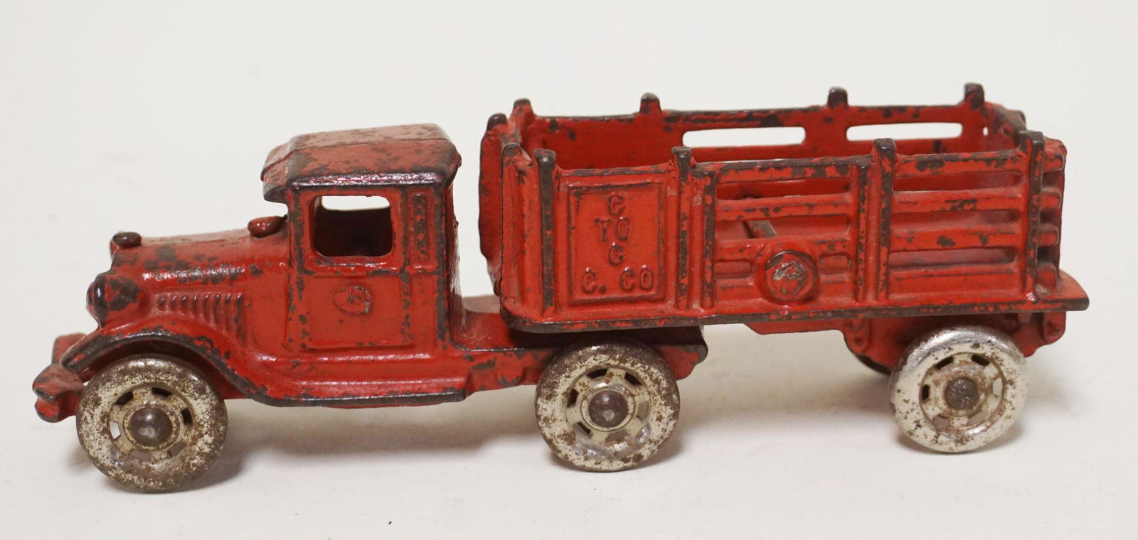 ANTIQUE CAST IRON TOY TRUCK & TRAILER (1 of 5)