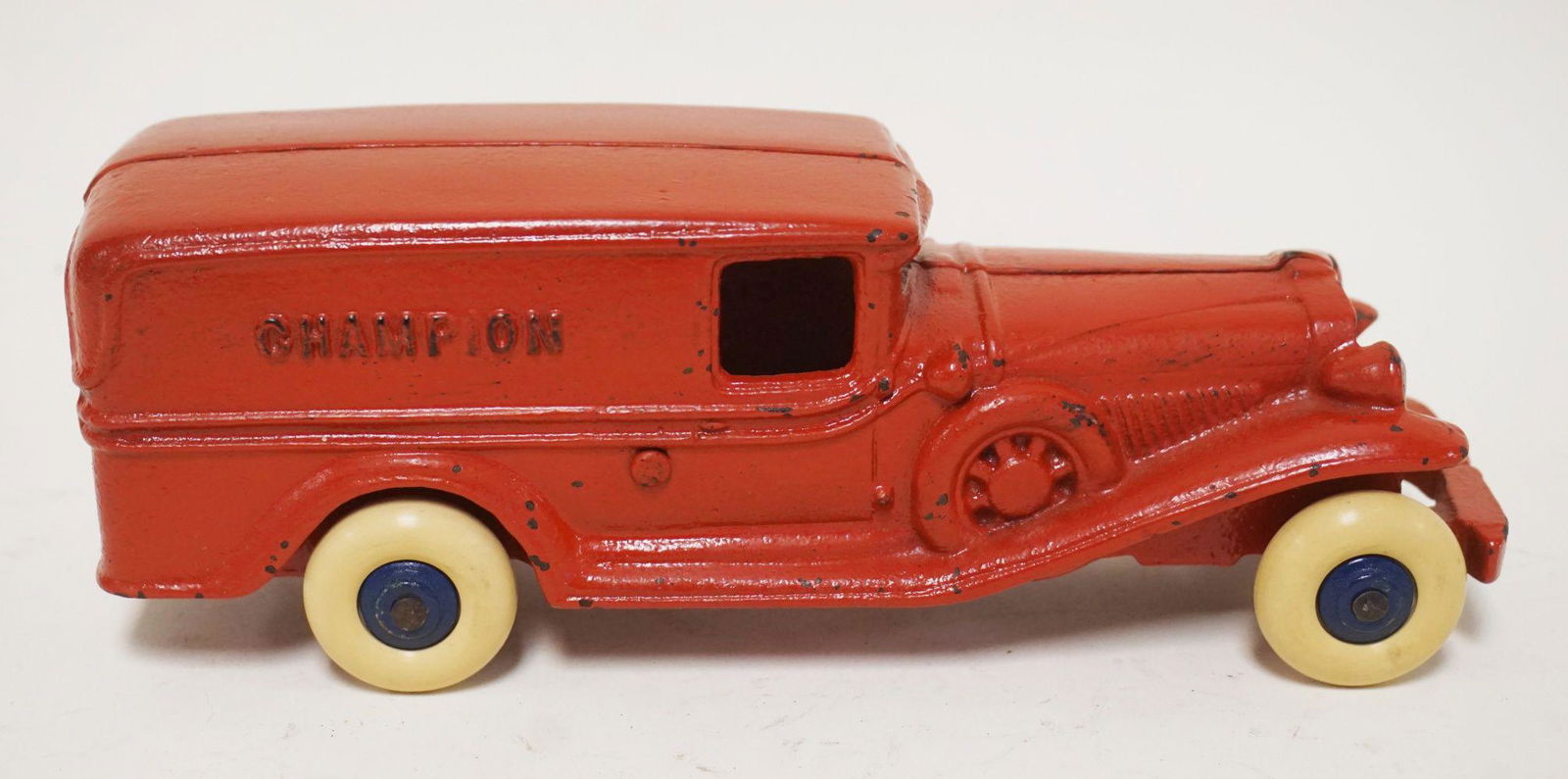 ANTIQUE CAST IRON TOY VAN (1 of 5)
