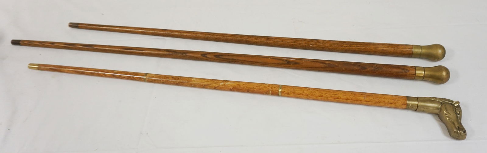 GROUP OF 3 ANITQUE RUSTIC CANES: GROUP OF 3 ANITQUE RUSTIC CANES, BRASS TOP CANE & WALKING STICKS W/HORSE HEAD