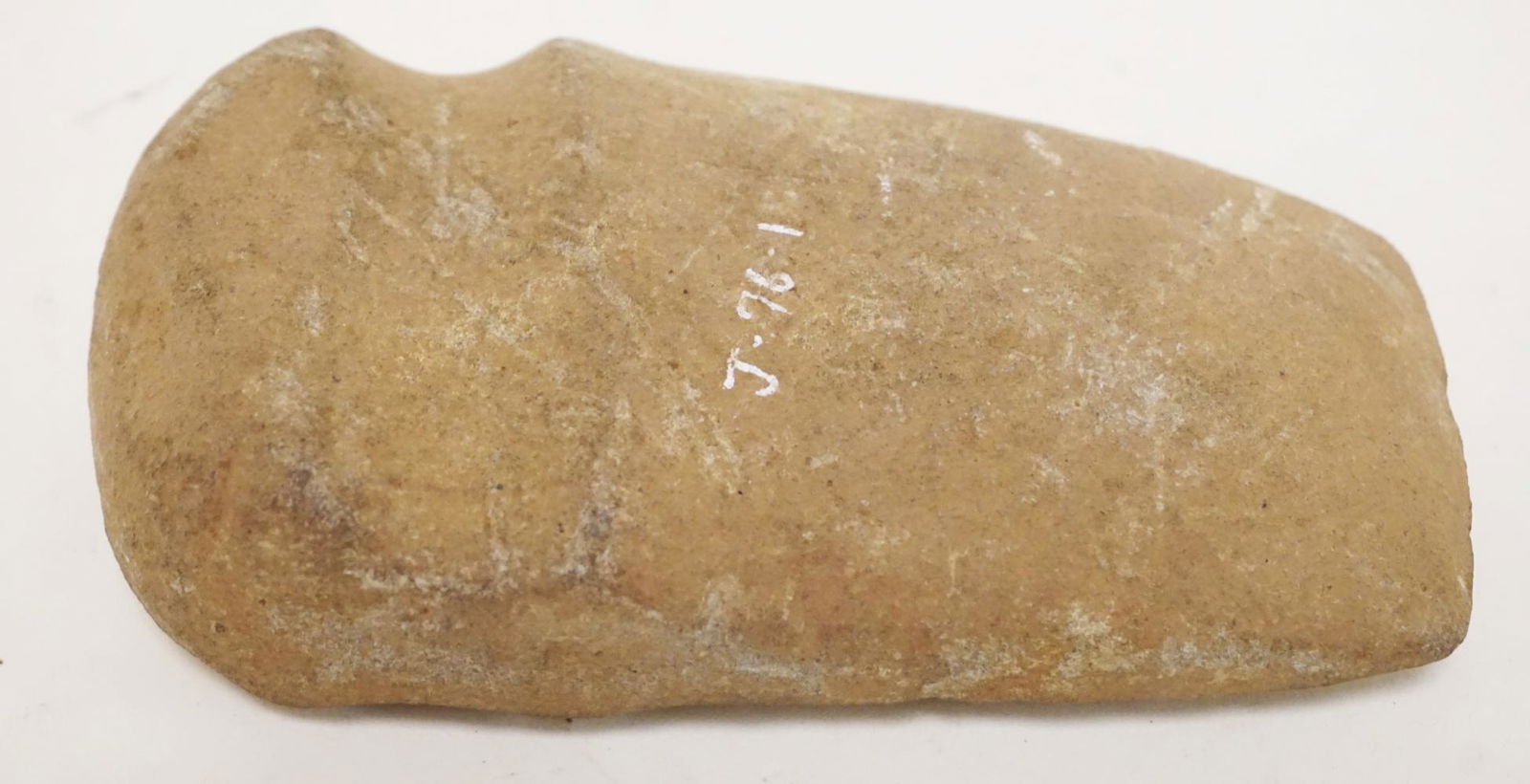 NATIVE AMERICAN INDIAN ARTIFACT: NATIVE AMERICAN INDIAN ARTIFACT AXE HEAD, APPROXIMATELY 5 IN LONG