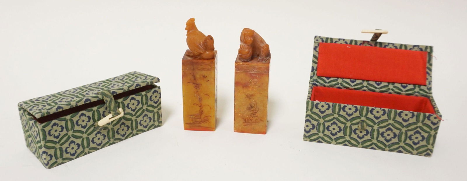 2 CARVED STONE STAMPS IN BOXES (1 of 4)