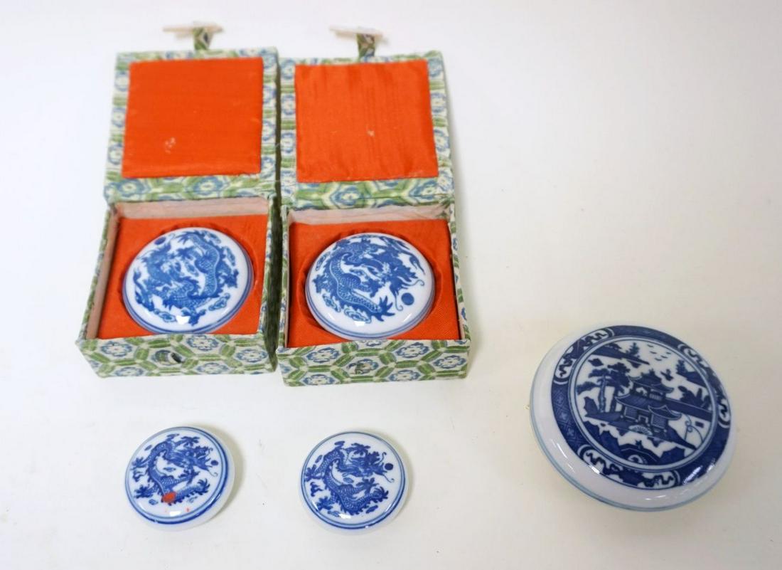 LOT OF PORCELAIN ASIAN ROUND COVERED BOXES (1 of 3)