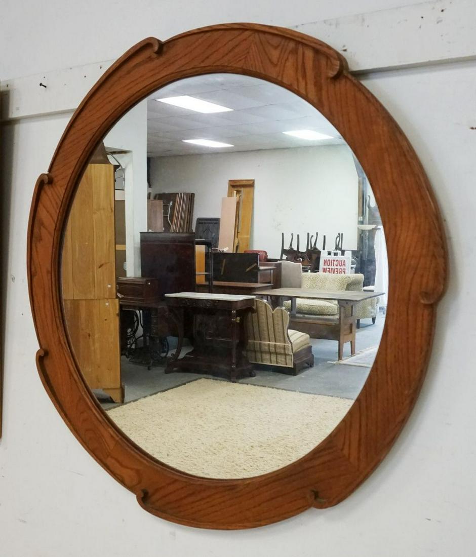 WALL MIRROR IN ROUND OAK FRAME: WALL MIRROR IN ROUND OAK FRAME, APP 35 IN