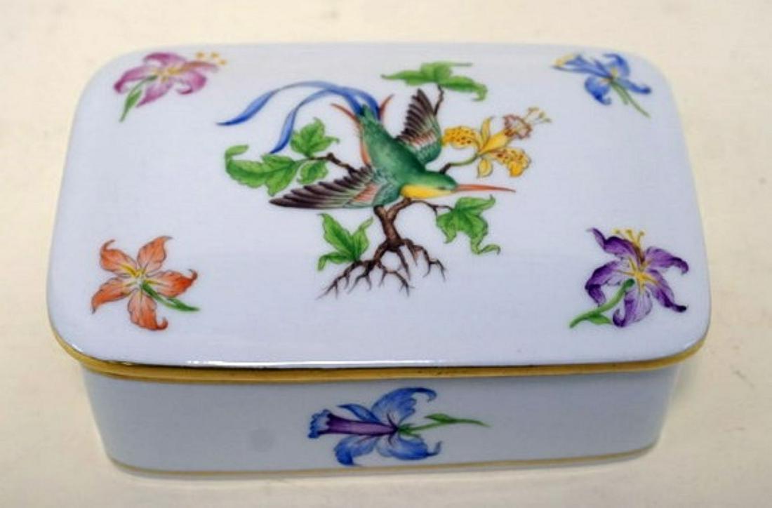 HEREND COVERED BOX (1 of 2)