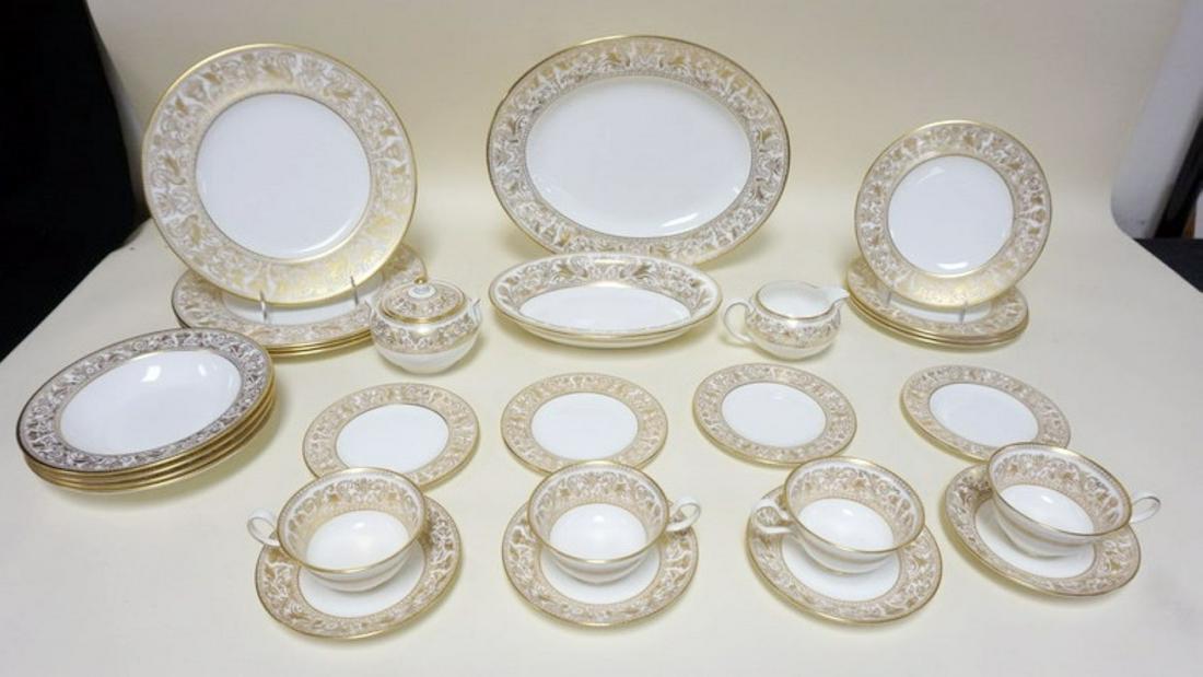WEDGWOOD GOLD FLORENTINE DINNERWARE (1 of 3)