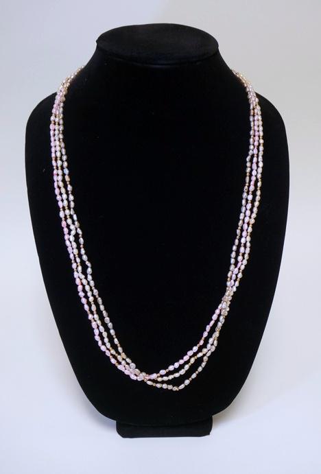 3 STRAND PEARL NECKLACE (1 of 2)