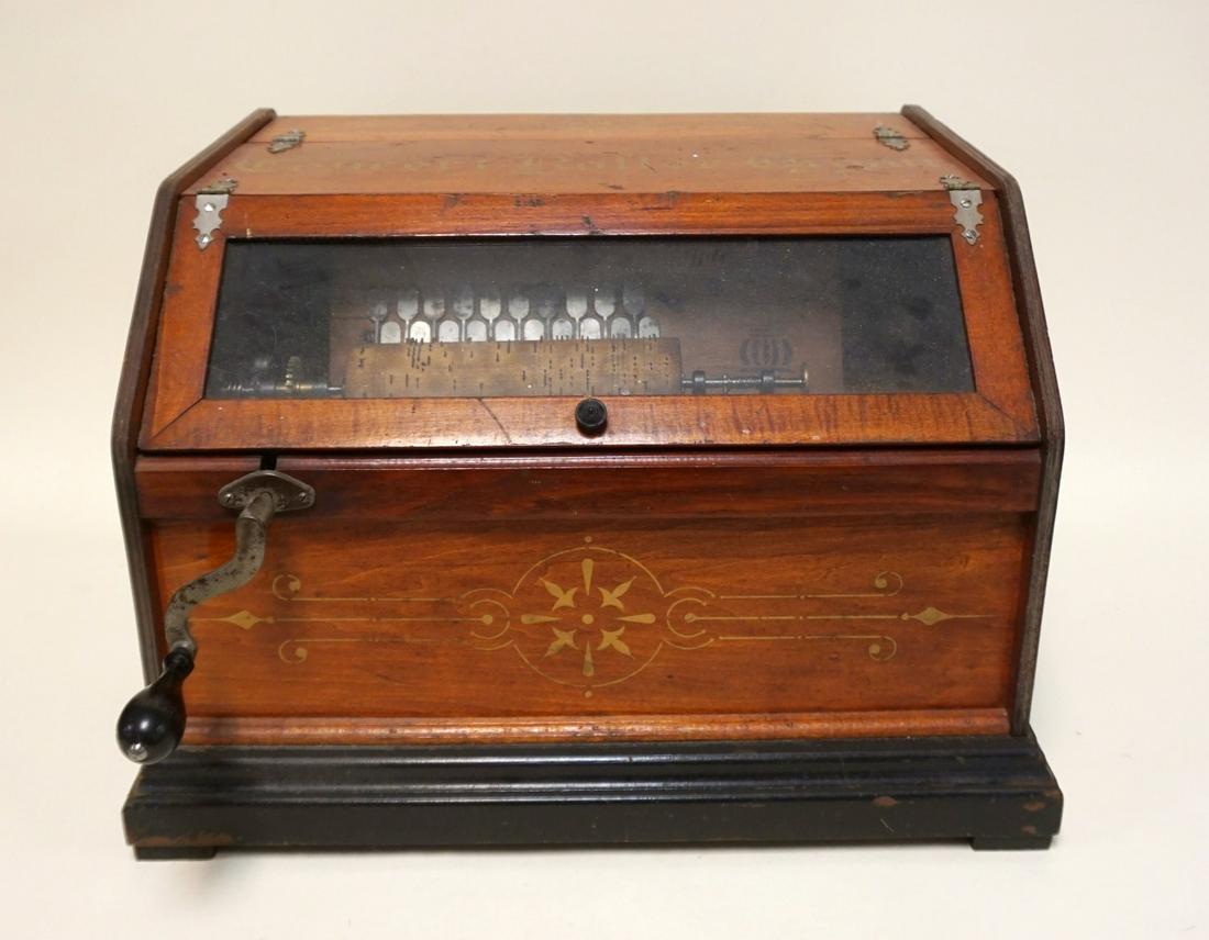 ANTIQUE CONCERT ROLLER ORGAN (1 of 4)