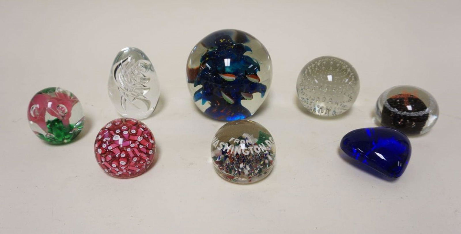 LOT OF 8 BLOWN GLASS PAPERWEIGHTS (1 of 2)