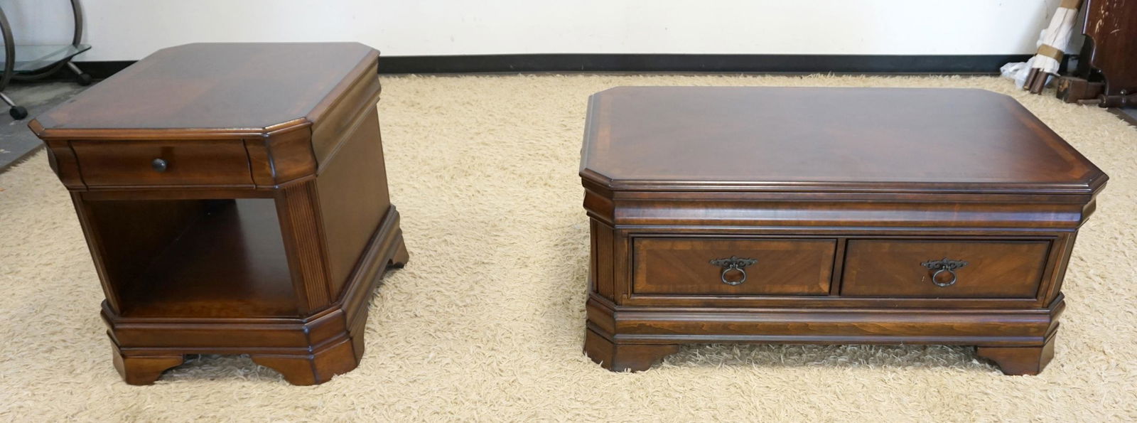 ASHLEY ONE DRAWER STAND & LIFT TOP COFFEE TABLE (1 of 5)