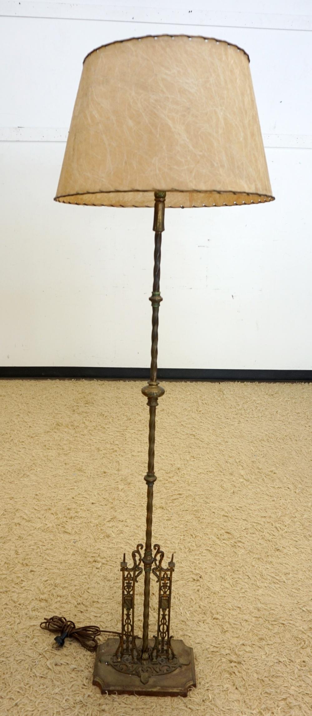 FANCY BRASS & IRON FLOOR LAMP (1 of 2)