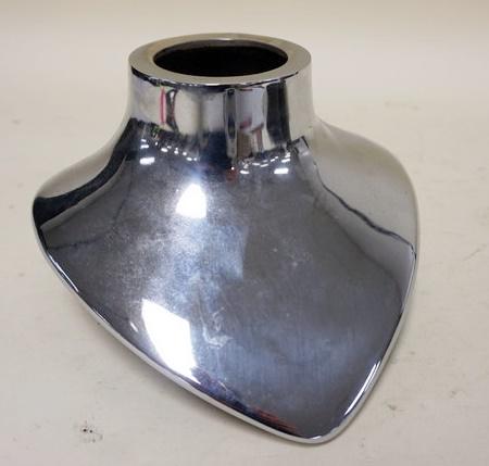 CHROME NECKLACE DISPLAY (1 of 2)