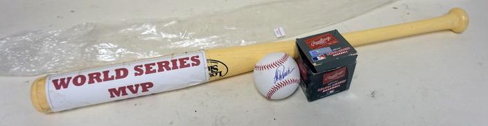 BASEBALL LOUISVILLE SLUGGER BAT & SIGNED BASEBALL (1 of 3)