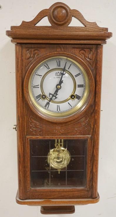 SMALL OAK CASED WALL CLOCK (1 of 2)