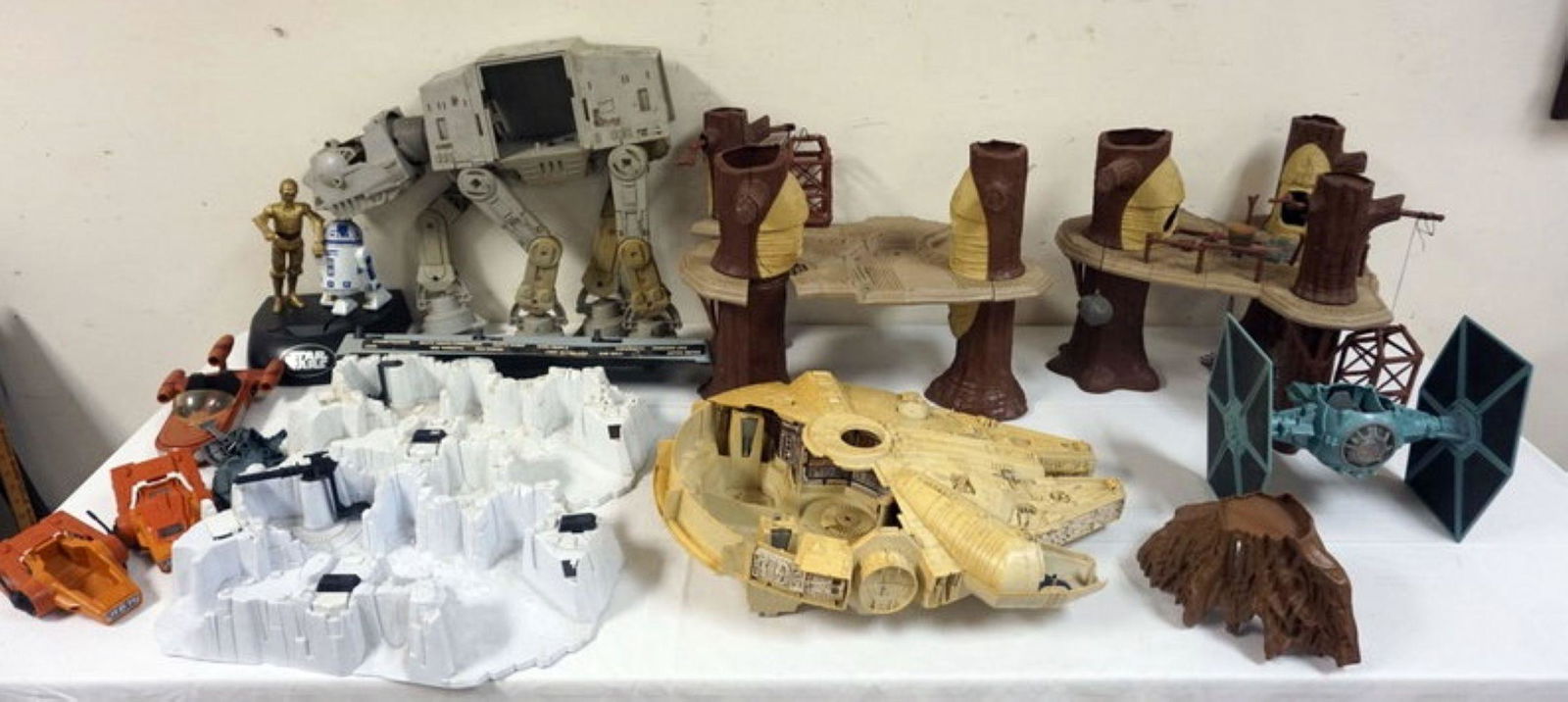 STAR WARS TOYS AND PARTS (1 of 6)