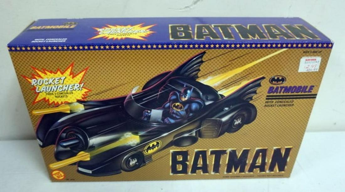 BATMAN BATMOBILE (1 of 3)