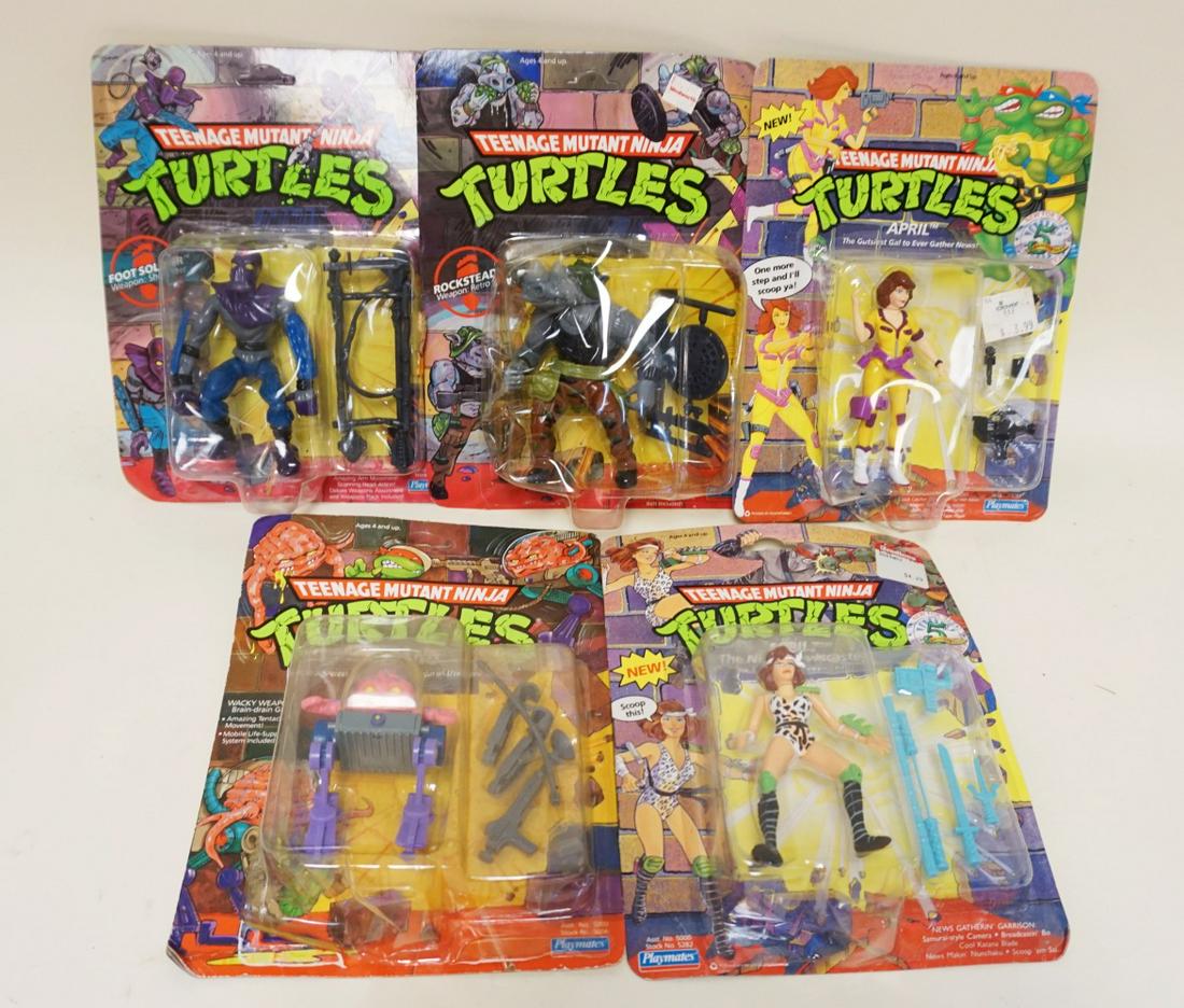 FIVE TEENAGE MUTANT NINJA TURTLES FIGURES (1 of 3)