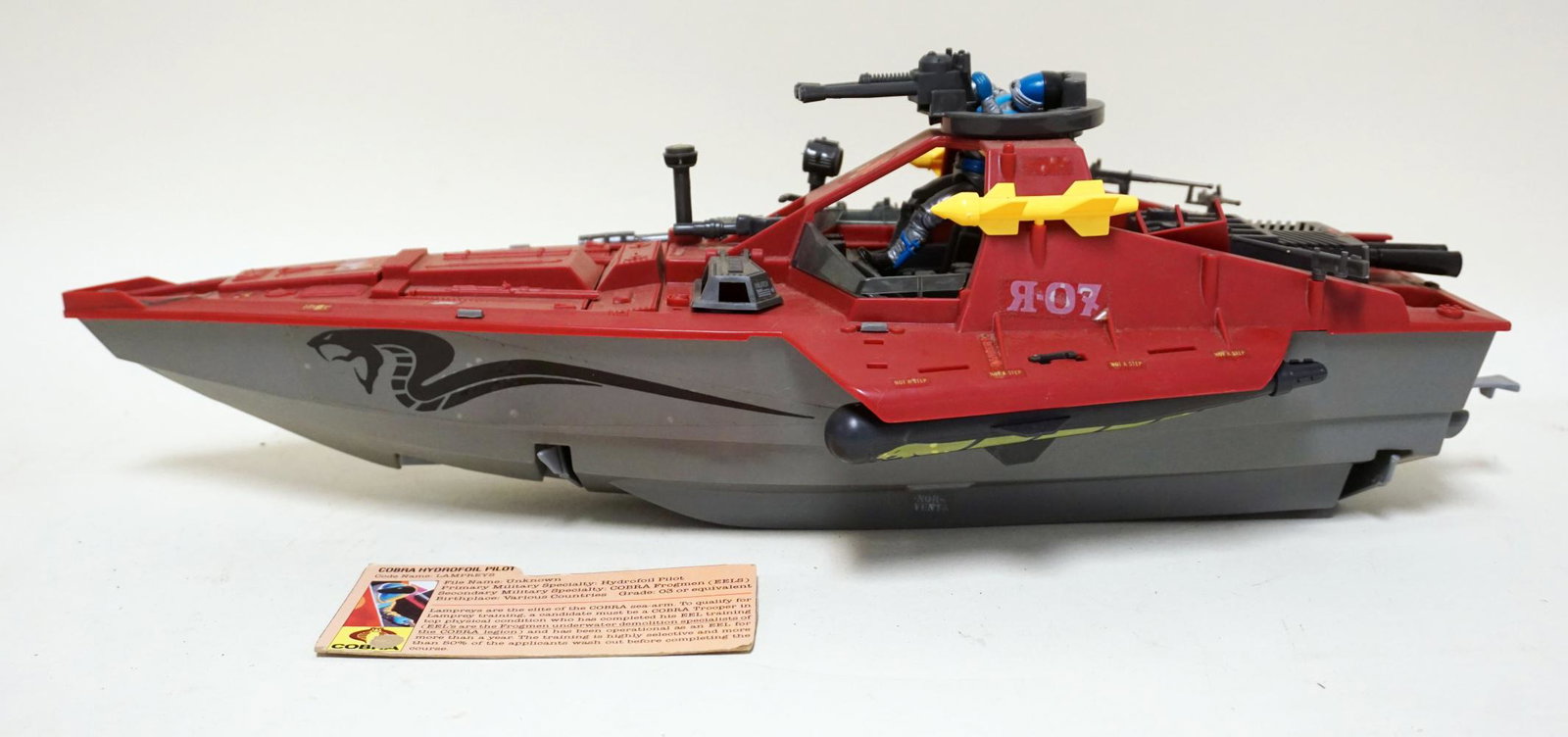 1985 HASBRO BRADLEY COBRA PILOT LAMPREYS: 1985 HASBRO BRADLEY COBRA HYDROFOIL PILOT LAMPREYS. APP. 20 IN X 10 IN X 8 IN H