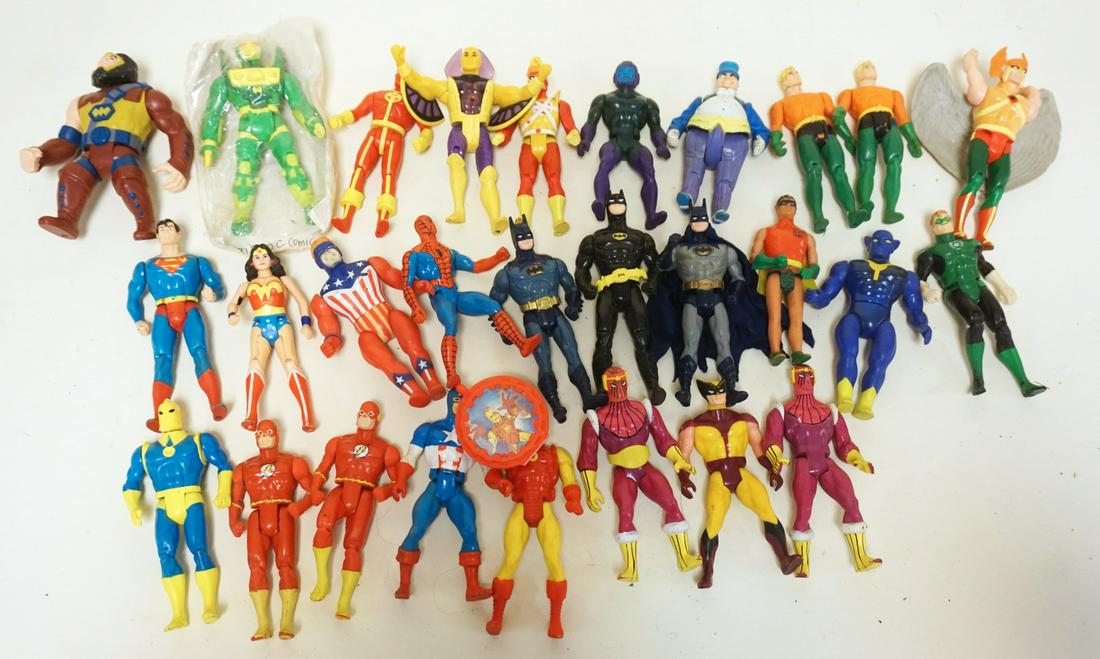 LARGE LOT OF VINTAGE ACTION FIGURES (1 of 6)