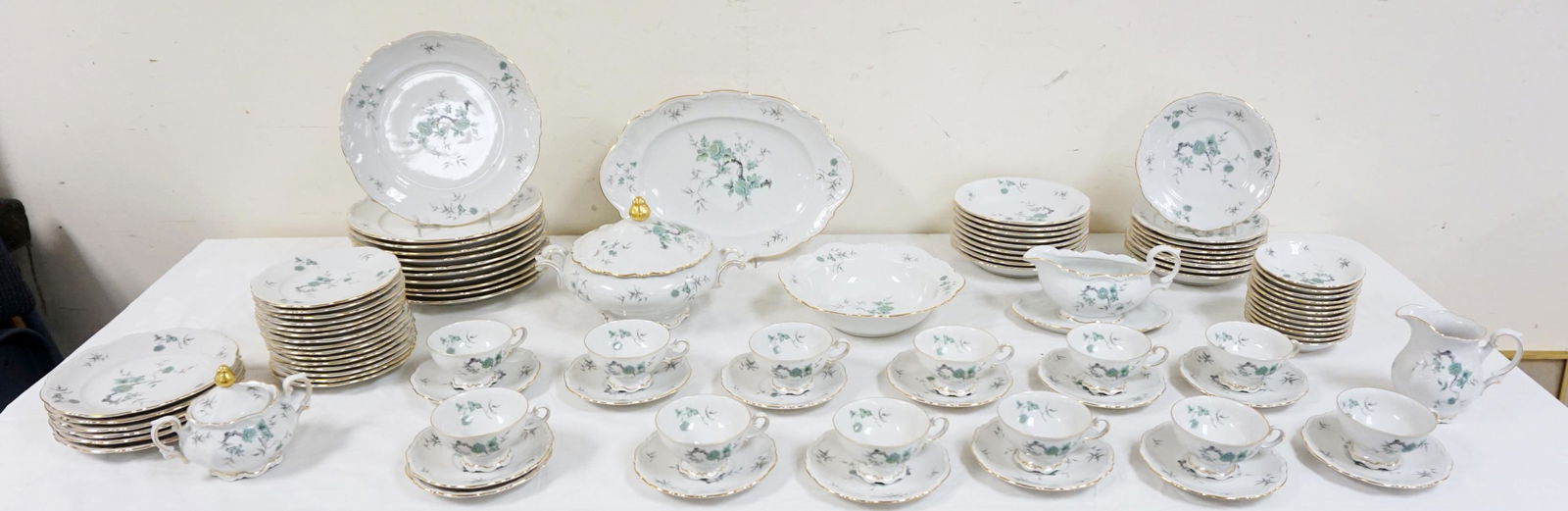 BAVARIAN *GREEN MING* DINNERWARE SET (1 of 5)