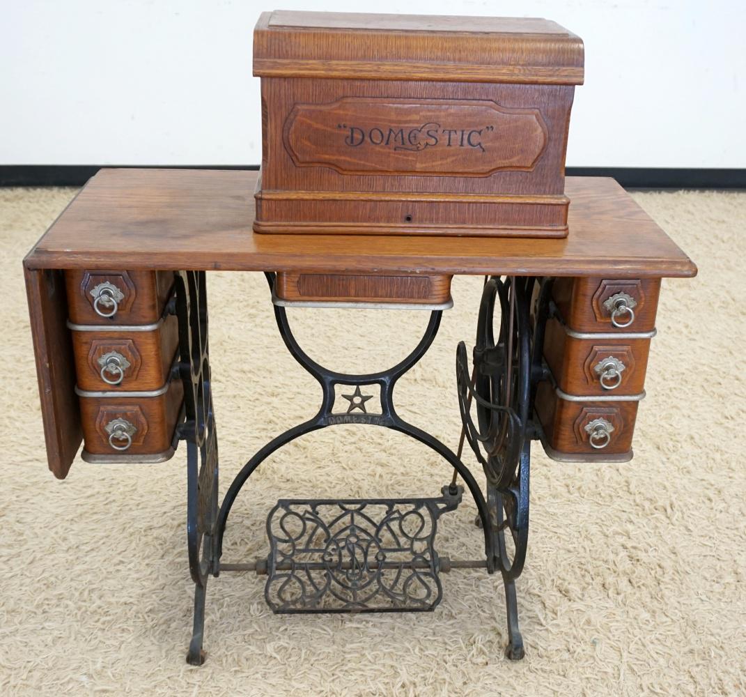 ANTIQUE OAK DOMESTIC TREDLE SEWING MACHINE (1 of 4)