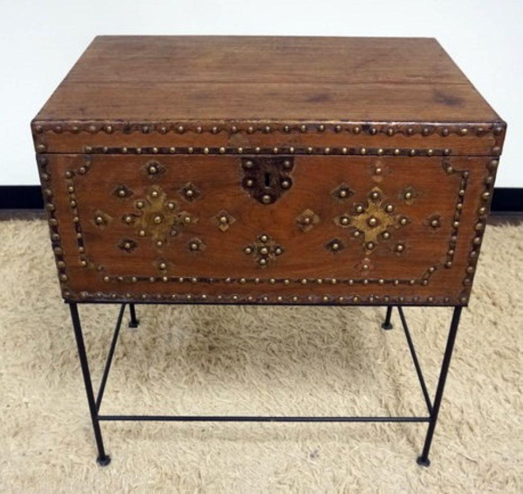 ANTIQUE WALNUT HINGED BOX (1 of 3)