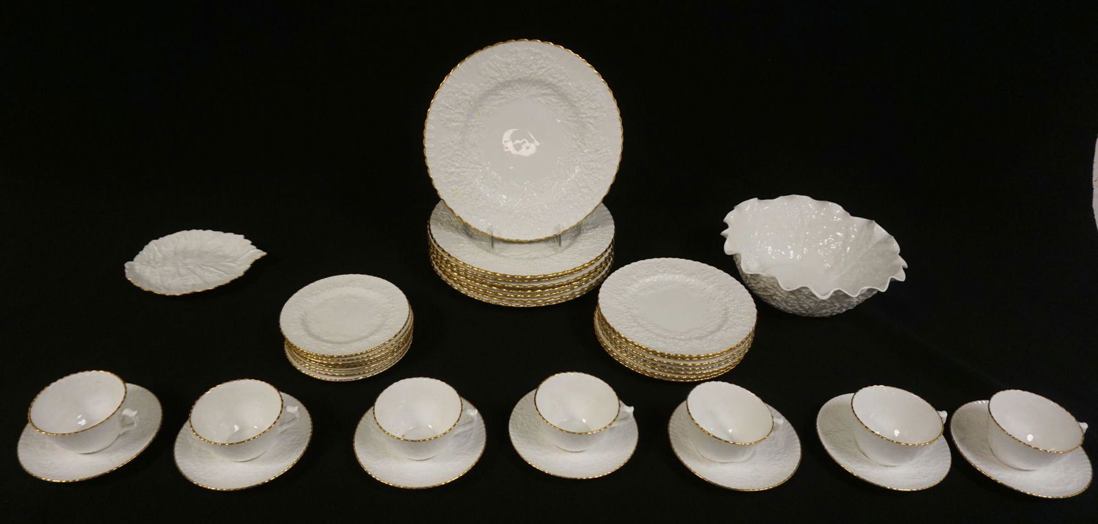 38 PIECE SPODE SAVOY CHINA (1 of 4)