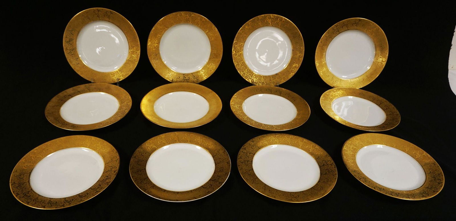 12 THOMAS BAVARIA GOLD RIMMED & EMBOSSED PLATES (1 of 4)