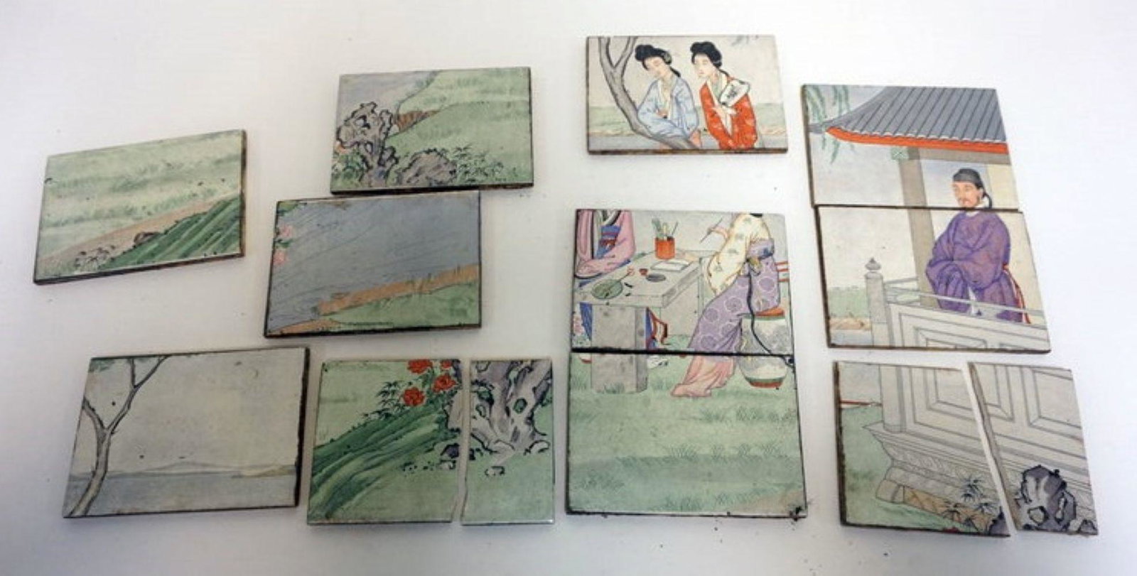 ASIAN TILES: LOT OF ASIAN TILES, EACH APPROXIMATELY 4 1/4 IN X 6 IN, 2 TILES DAMAGED
