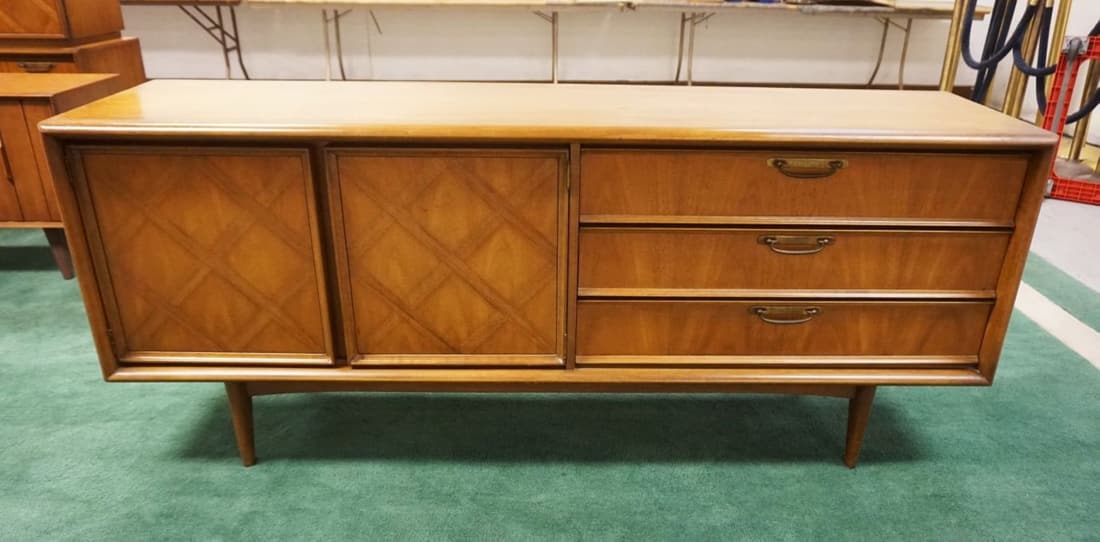 Mcm United Furniture Co Low Chest Auction