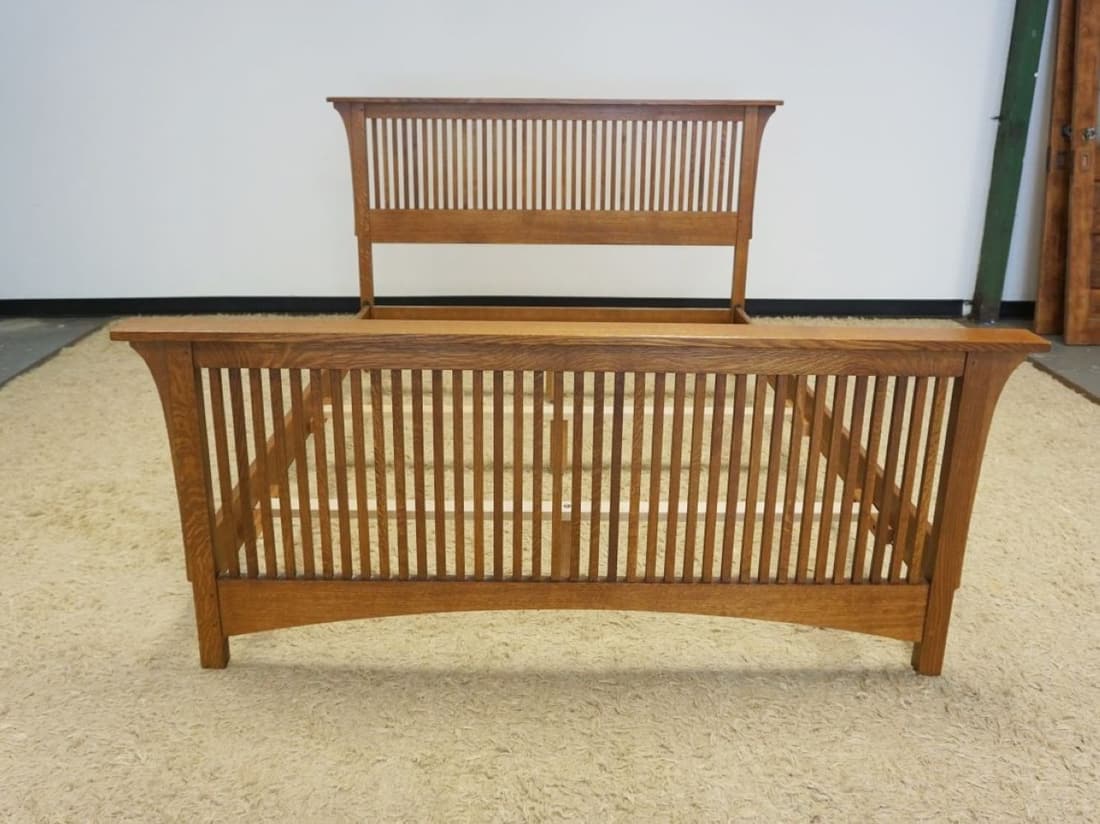 STICKLEY MISSION QUEEN SIZE BED (1 of 4)