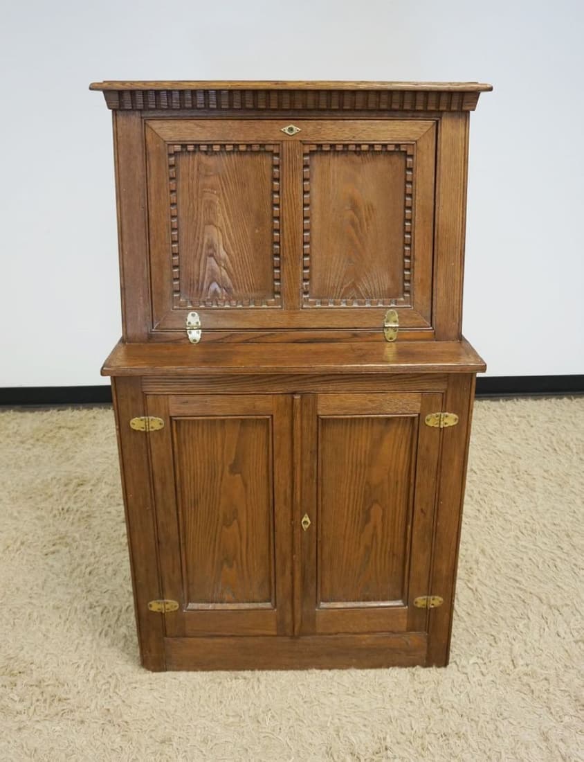 OAK FALL FRONT DESK (1 of 3)