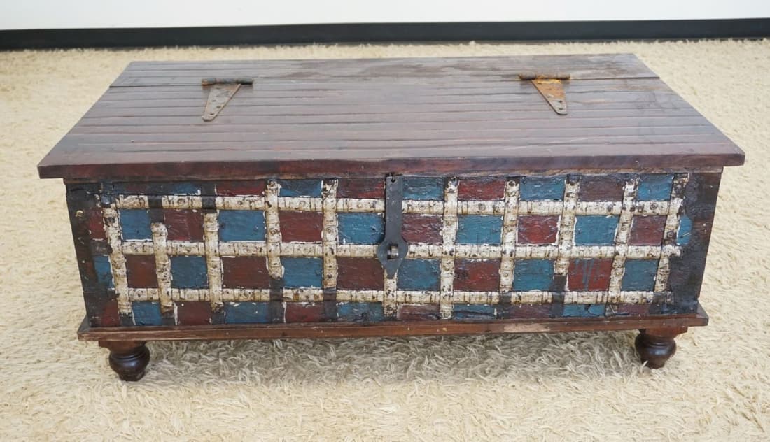 INDUSTRIAL STYLE STORAGE CHEST (1 of 3)