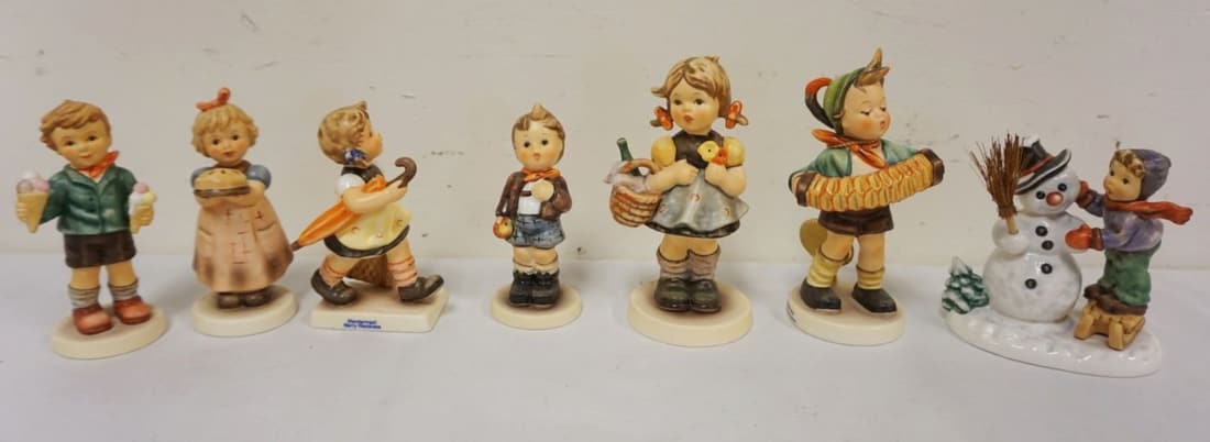 LOT OF 7 HUMMEL FIGURES: LOT OF 7 HUMMEL FIGURES, LARGEST APPPROXIMATELY 5 IN