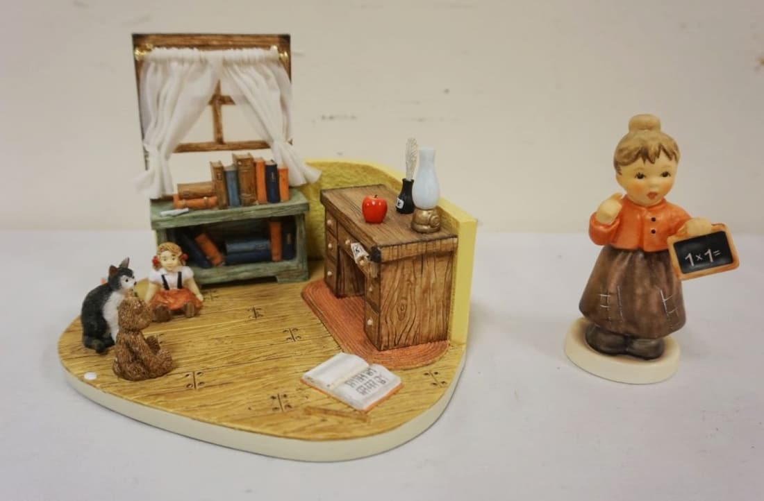 GOEBEL 2 PIECE HUMMELSCAPES *LITTLEST TEACHER* (1 of 3)