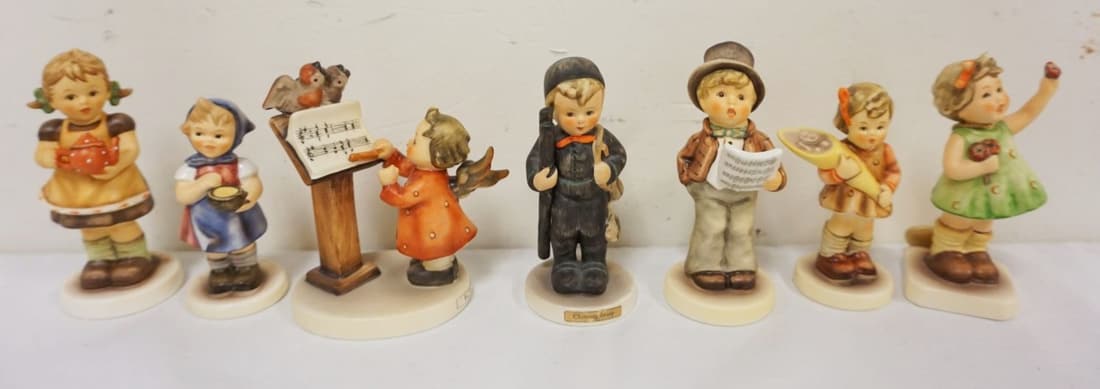 GOEBEL/HUMMEL GROUP OF 7 FIGURINES (1 of 3)