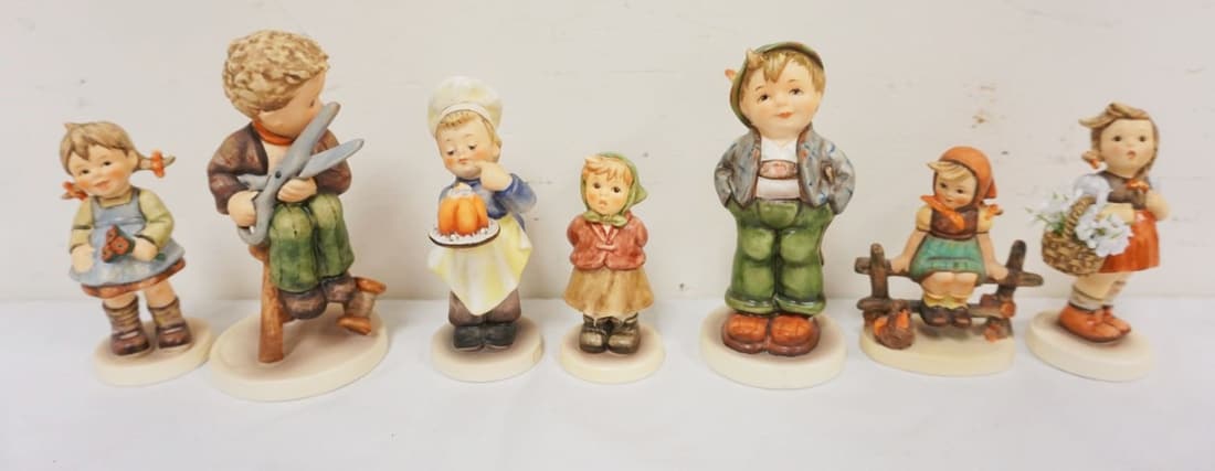GOEBEL/HUMMEL GROUP OF 7 FIGURINES: GOEBEL/HUMMEL GROUP OF 7 FIGURINES, TALLEST APPROXIMATELY 6 IN HIGH