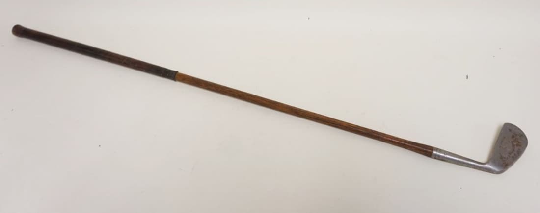 ANTIQUE WOOD SHAFT GOLF CLUB (1 of 4)
