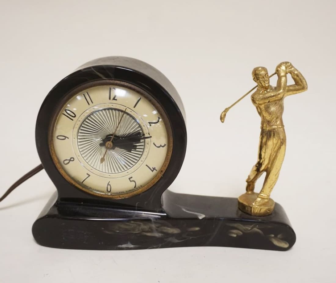 ELECTRIC CLOCK W/FIGURE OF GOLFER (1 of 3)
