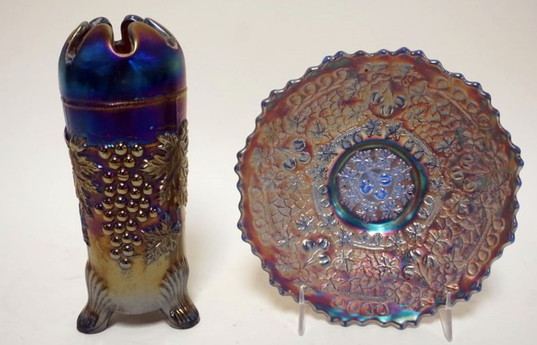 CARNIVAL GLASS HAT PIN HOLDER (1 of 2)