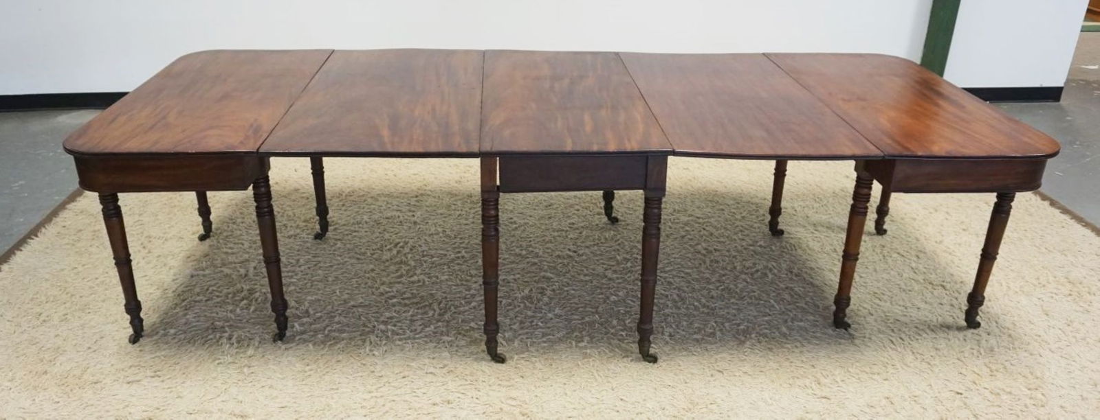 ANTIQUE FEDERAL MAHOGANY TABLE (1 of 8)