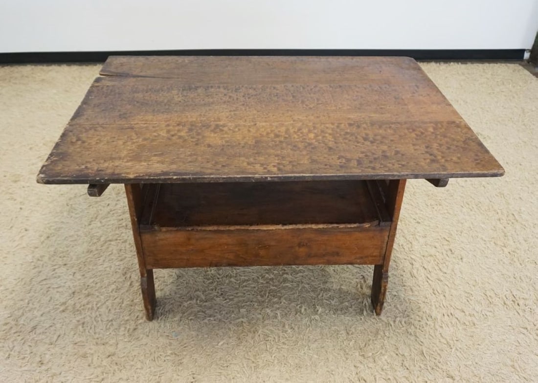 ANTIQUE COUNTRY PINE HUTCH TABLE (1 of 4)