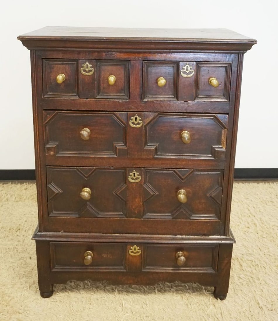 ANTIQUE CONTENTIAL OAK CHEST (1 of 4)