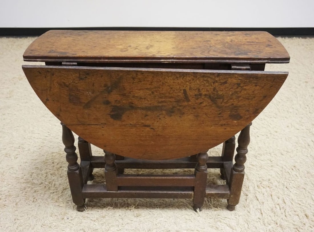 ANTIQUE ENGLISH OAK GATE LEG TABLE (1 of 4)
