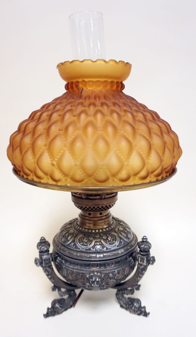 VICTORIAN PARLOR LAMP (1 of 2)