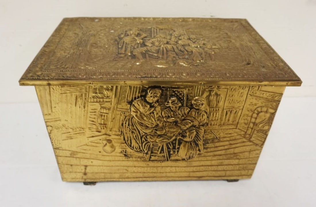 SMALL ENGLISH BRASS EMBOSSED KINDLING BOX (1 of 3)