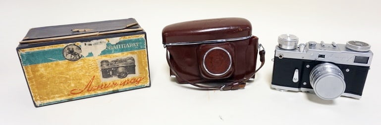 LENIGRAD 35 MM RANGE FINDER CAMERA (1 of 7)