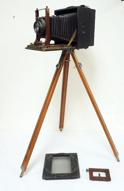 R.B. CYCLE GRAPHIC FOLDING BED CAMERA ON TRIPOD (1 of 10)