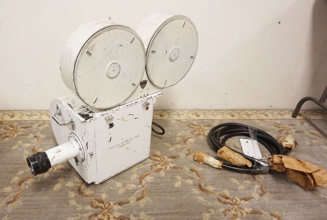 *PHOTO SONICS* 70 MM MOVIE CAMERA (1 of 7)