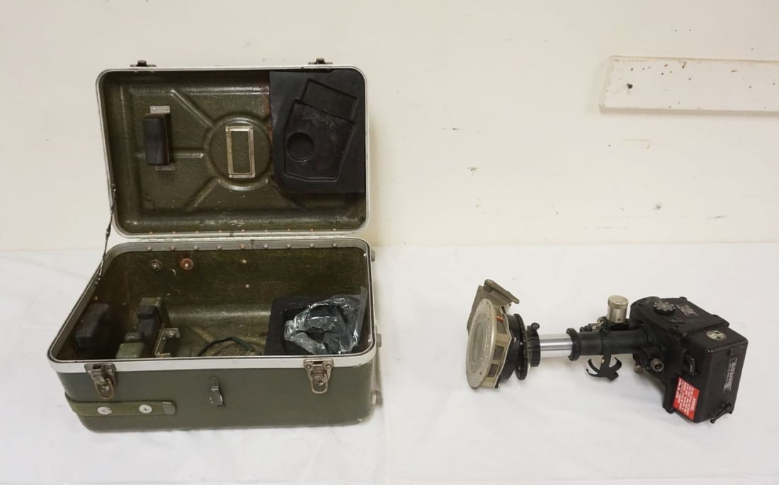 KOLLSMANX INSTRUMENT CORP TELLUROMETER: KOLLSMANX INSTRUMENT CORP TELLUROMETER, APPROXIMATELY 17 IN X 11 IN X 8 IN HIGH